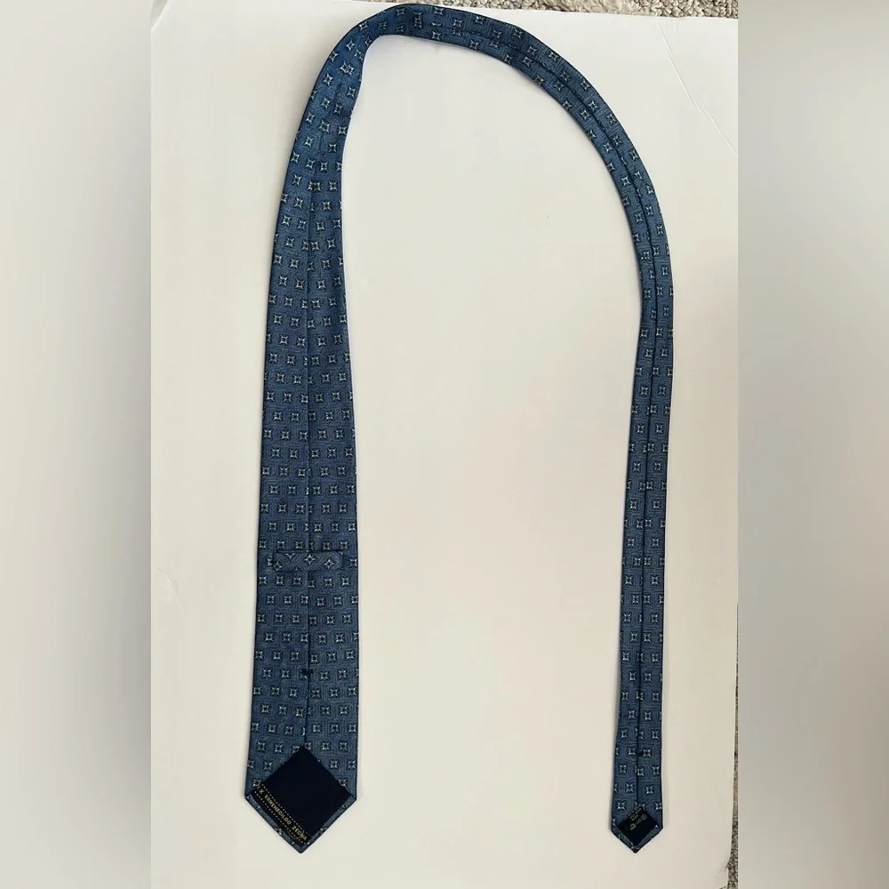 Ermengildo Zegna, 100%‎ Silk, Made in Italy, Geometric, Blue Patterned Neck Tie
